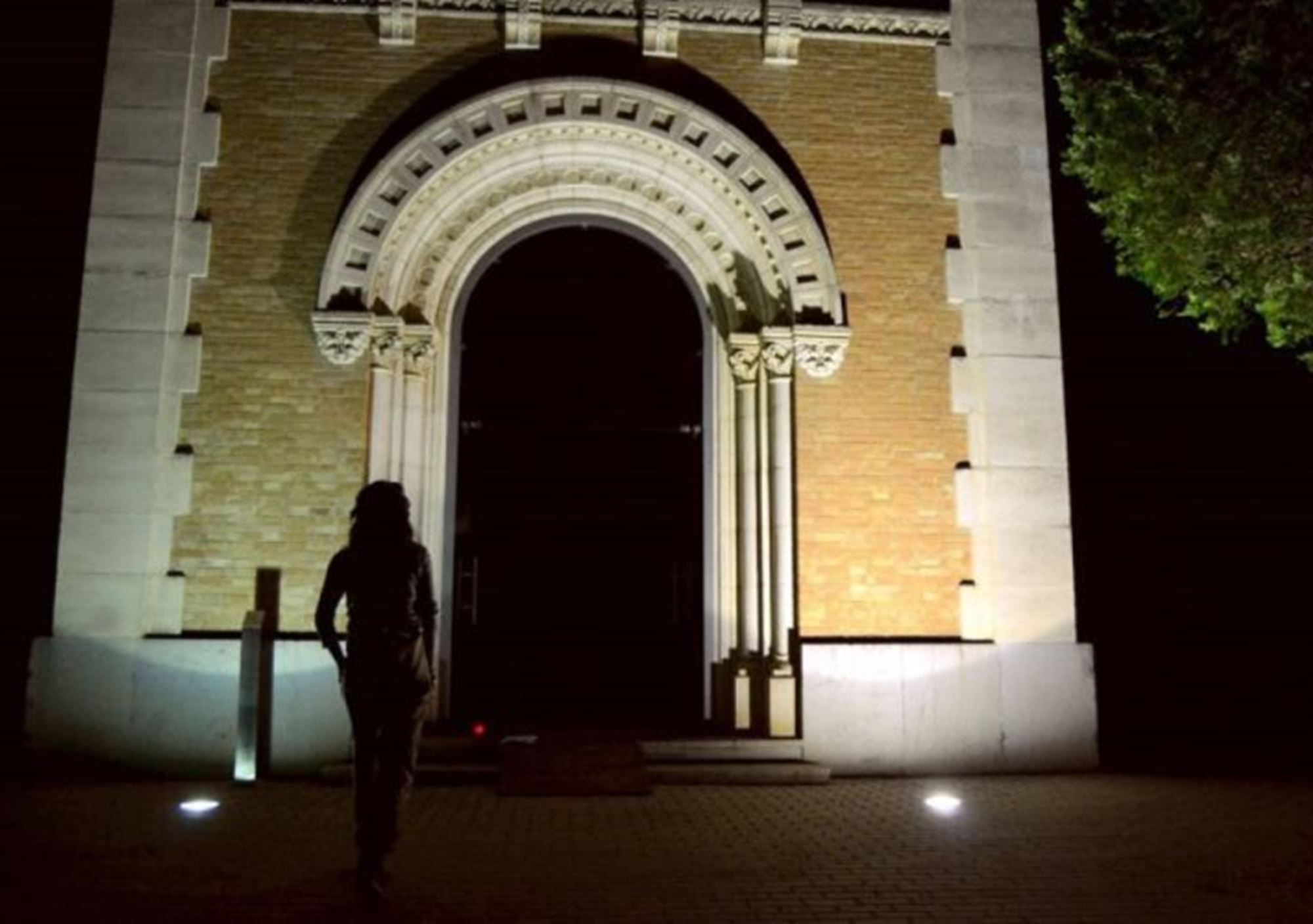 visitar de noche el Cementerio de Granada